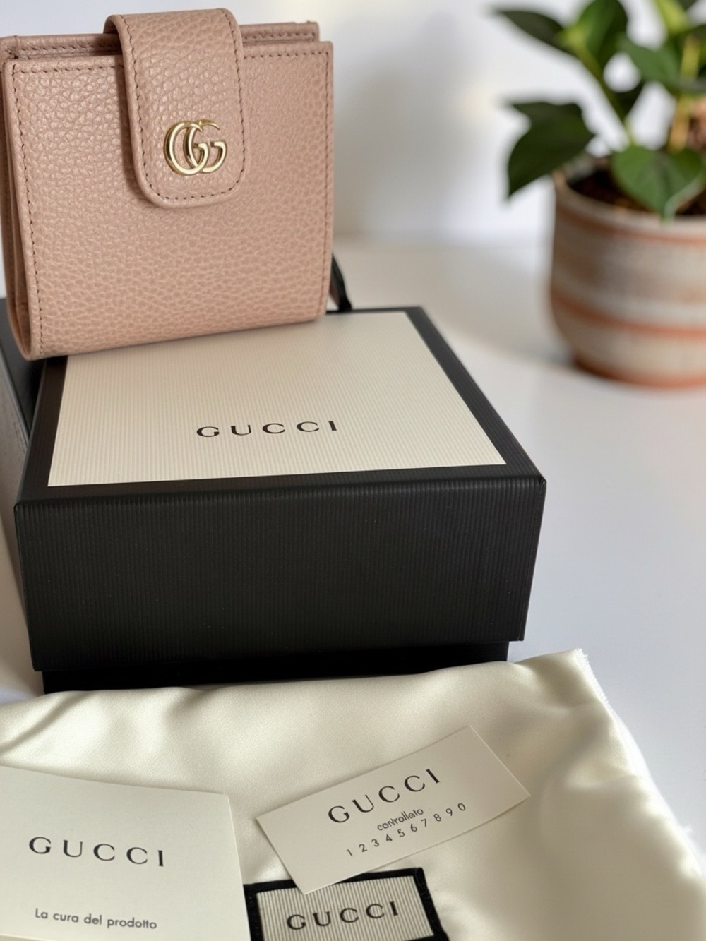 👜 NWT Gucci GG Marmont Bifold Wallet  – Pink Beige Leather 523193